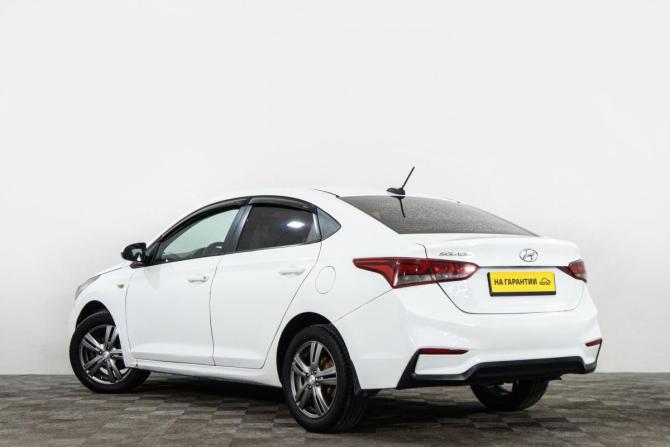 Hyundai Solaris II с пробегом 2017 года, цена 909 000 рублей, 201000 км, седан, Автокод Объявления