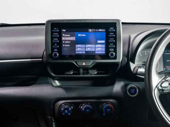 Toyota Yaris IV с пробегом 2020 года, цена 1 035 000 рублей, 150000 км, хэтчбек, Автокод Объявления