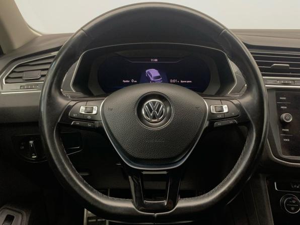 Volkswagen Tiguan II с пробегом 2018 года, цена 2 299 000 рублей, 159626 км, внедорожник, Автокод Объявления