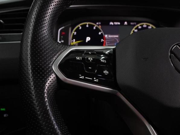 Volkswagen Tiguan II Рестайлинг с пробегом 2021 года, цена 2 999 000 рублей, 96308 км, внедорожник, Автокод Объявления