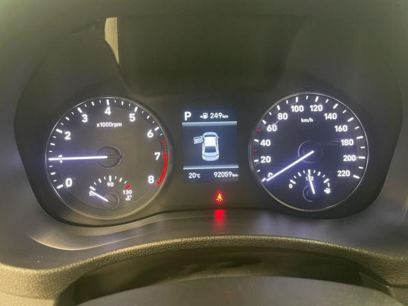 Hyundai Solaris II с пробегом 2018 года, цена 1 328 000 рублей, 92300 км, седан, Автокод Объявления