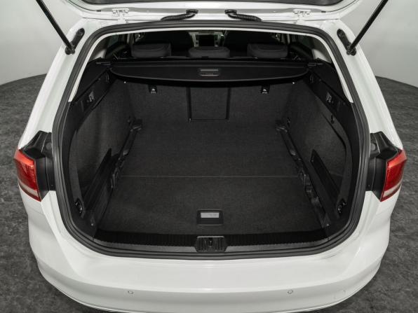 Volkswagen Passat B8 с пробегом 2015 года, цена 1 485 000 рублей, 96316 км, универсал, Автокод Объявления