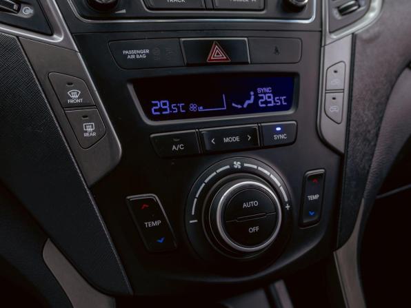 Hyundai Santa Fe III Рестайлинг с пробегом 2017 года, цена 2 395 000 рублей, 136546 км, внедорожник, Автокод Объявления