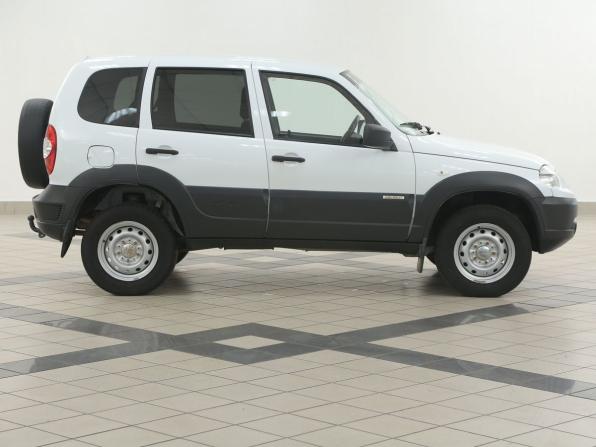 Chevrolet Niva I Рестайлинг с пробегом 2017 года, цена 732 000 рублей, 52000 км, внедорожник, Автокод Объявления