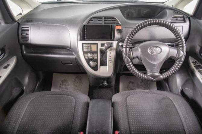 Toyota Ractis I с пробегом 2010 года, цена 629 000 рублей, 214600 км, хэтчбек, Автокод Объявления