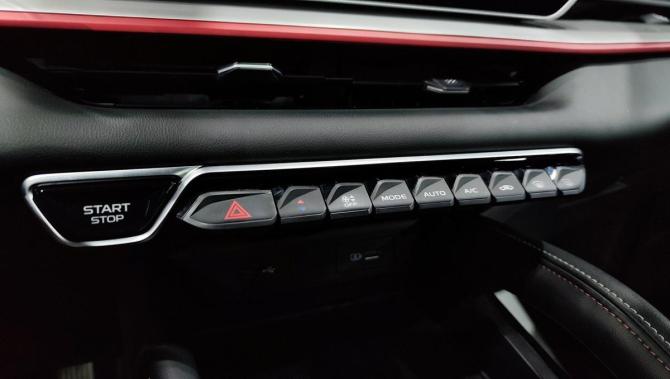 Geely Coolray I Рестайлинг с пробегом 2024 года, цена 2 230 000 рублей, 11964 км, внедорожник, Автокод Объявления