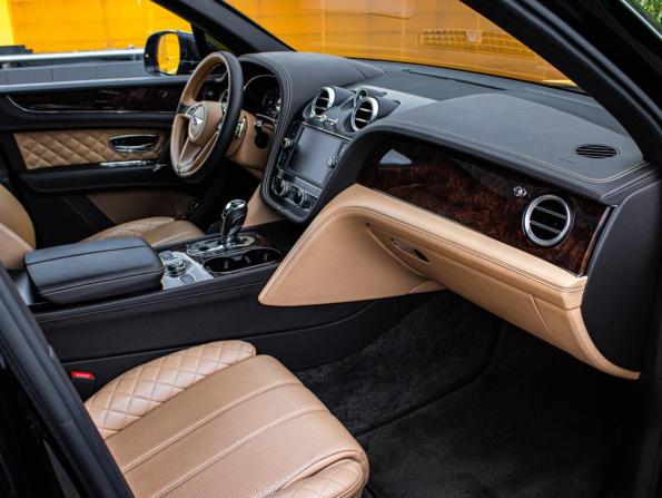 Bentley Bentayga I с пробегом 2016 года, цена 7 700 000 рублей, 60228 км, внедорожник, Автокод Объявления
