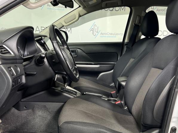 Mitsubishi L200 V Рестайлинг с пробегом 2018 года, цена 2 879 000 рублей, 157350 км, пикап, Автокод Объявления