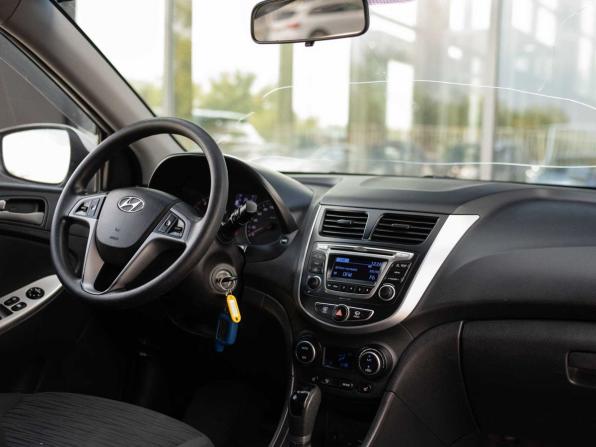 Hyundai Solaris I Рестайлинг с пробегом 2016 года, цена 840 000 рублей, 185195 км, седан, Автокод Объявления