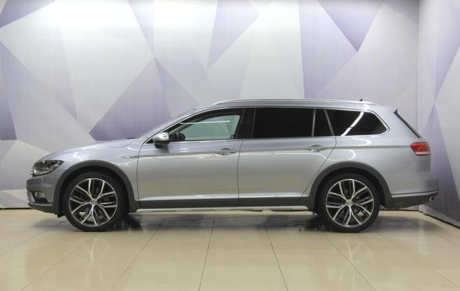 Volkswagen Passat B8 с пробегом 2018 года, цена 2 340 000 рублей, 221068 км, универсал, Автокод Объявления