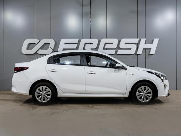 Kia Rio IV Рестайлинг с пробегом 2021 года, цена 1 499 000 рублей, 68099 км, седан, Автокод Объявления