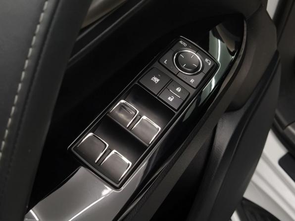 Lexus LX III Рестайлинг 2 с пробегом 2020 года, цена 9 020 000 рублей, 111230 км, внедорожник, Автокод Объявления