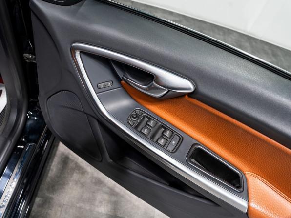 Volvo V60 I с пробегом 2011 года, цена 1 230 000 рублей, 88100 км, универсал, Автокод Объявления