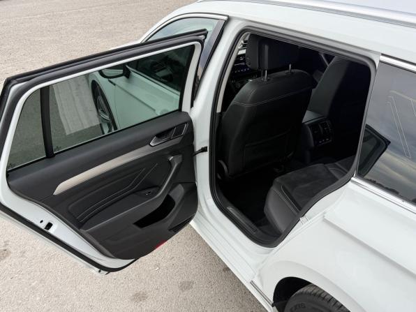 Volkswagen Passat B8 Рестайлинг с пробегом 2019 года, цена 2 749 000 рублей, 172000 км, универсал, Автокод Объявления