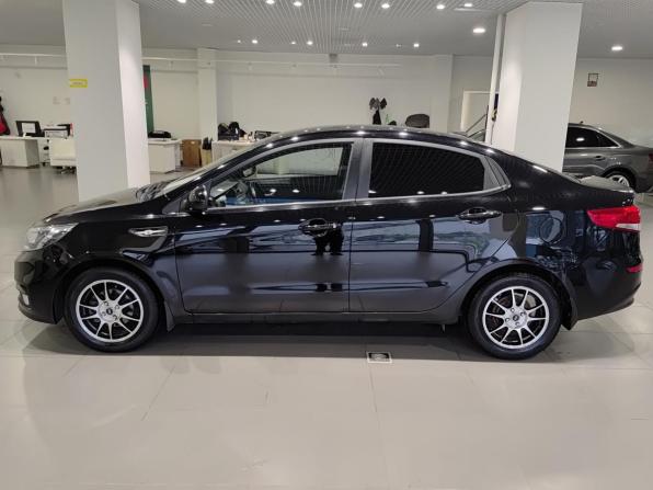 Kia Rio III Рестайлинг с пробегом 2017 года, цена 1 099 000 рублей, 135426 км, седан, Автокод Объявления