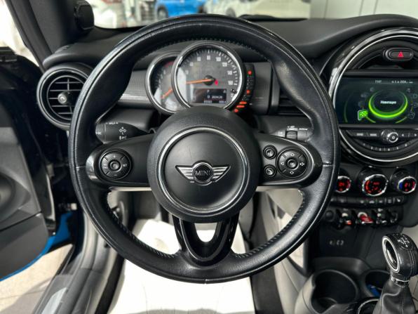 Mini Cabrio III с пробегом 2017 года, цена 1 930 000 рублей, 83581 км, кабриолет, Автокод Объявления