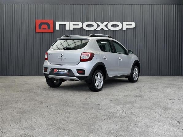 Renault Sandero II с пробегом 2015 года, цена 947 000 рублей, 46534 км, хэтчбек, Автокод Объявления