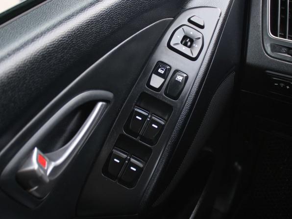 Hyundai ix35 I с пробегом 2011 года, цена 999 000 рублей, 231449 км, внедорожник, Автокод Объявления