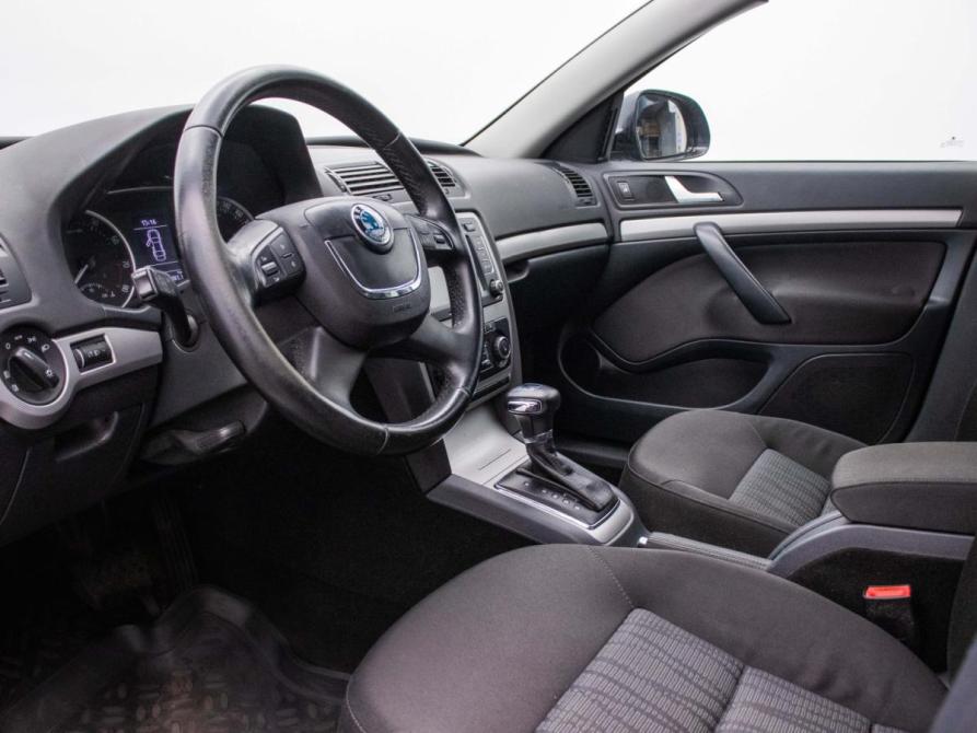 Skoda Octavia II (A5) Рестайлинг Москва  - изображение 9