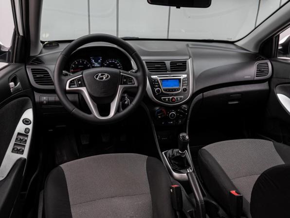 Hyundai Solaris I с пробегом 2014 года, цена 880 000 рублей, 185580 км, хэтчбек, Автокод Объявления