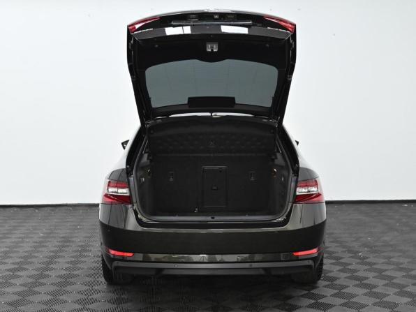 Skoda Superb III с пробегом 2016 года, цена 1 549 000 рублей, 127000 км, лифтбек, Автокод Объявления