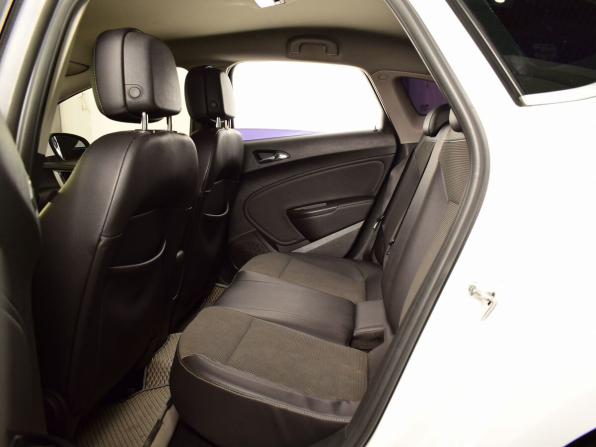 Opel Astra J Рестайлинг с пробегом 2013 года, цена 579 999 рублей, 227693 км, седан, Автокод Объявления