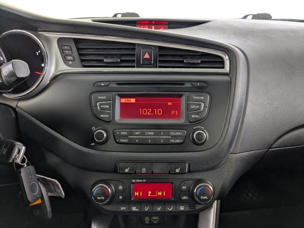 Kia Ceed II Рестайлинг с пробегом 2016 года, цена 1 300 000 рублей, 141054 км, универсал, Автокод Объявления
