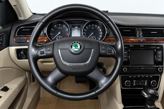 Skoda Superb II с пробегом 2011 года, цена 999 000 рублей, 281500 км, лифтбек, Автокод Объявления