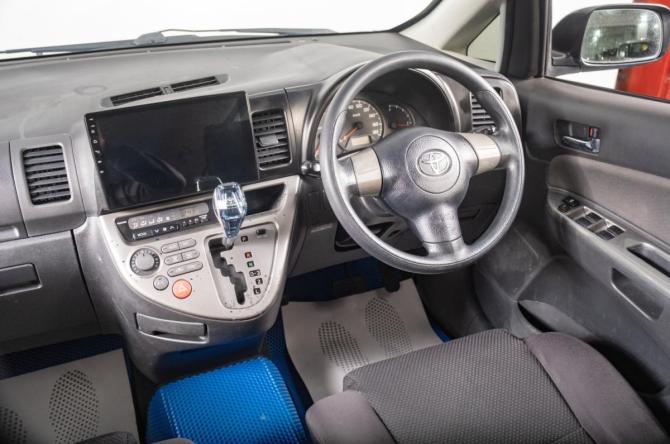 Toyota Wish I Рестайлинг с пробегом 2005 года, цена 699 000 рублей, 300000 км, компактвэн, Автокод Объявления