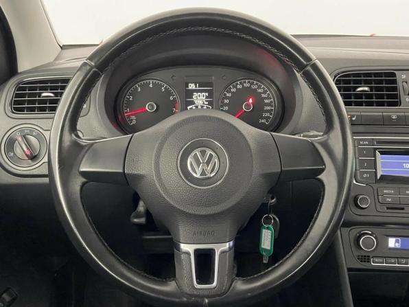 Volkswagen Polo V с пробегом 2015 года, цена 1 025 000 рублей, 70965 км, седан, Автокод Объявления