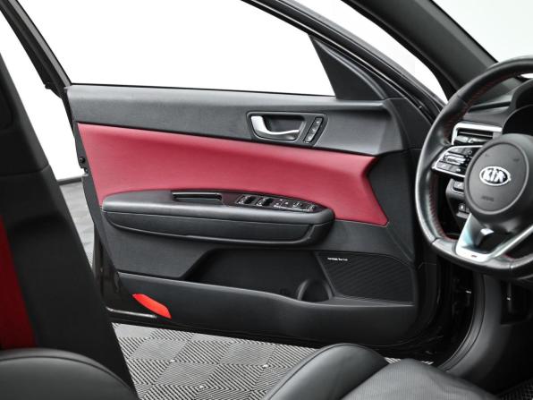 Kia Optima IV Рестайлинг с пробегом 2019 года, цена 2 099 000 рублей, 99000 км, седан, Автокод Объявления