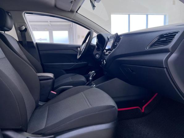 Hyundai Solaris II Рестайлинг с пробегом 2021 года, цена 1 699 000 рублей, 54345 км, седан, Автокод Объявления