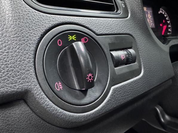 Volkswagen Polo V Рестайлинг с пробегом 2016 года, цена 1 049 000 рублей, 92211 км, седан, Автокод Объявления