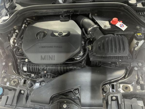 Mini Hatch III (F55/F56) с пробегом 2017 года, цена 2 208 000 рублей, 109119 км, хэтчбек, Автокод Объявления