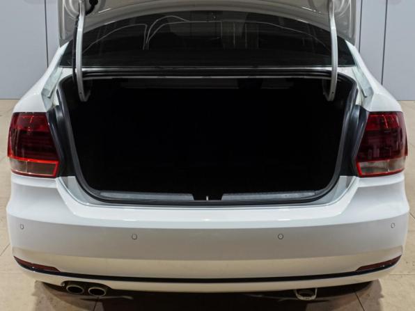 Volkswagen Polo V Рестайлинг с пробегом 2018 года, цена 1 349 000 рублей, 168407 км, седан, Автокод Объявления