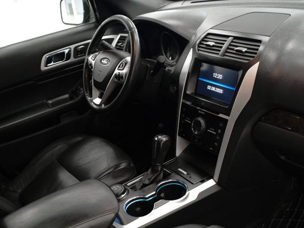 Ford Explorer V с пробегом 2015 года, цена 1 930 000 рублей, 175145 км, внедорожник, Автокод Объявления