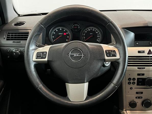 Opel Astra H Рестайлинг с пробегом 2007 года, цена 550 000 рублей, 228800 км, хэтчбек, Автокод Объявления