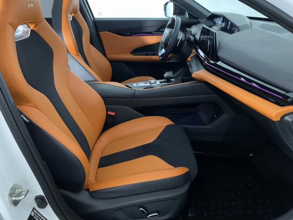 Changan UNI-V I с пробегом 2023 года, цена 2 270 000 рублей, 44919 км, лифтбек, Автокод Объявления
