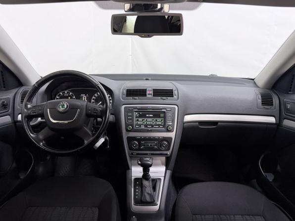 Skoda Octavia II (A5) Рестайлинг с пробегом 2011 года, цена 1 270 000 рублей, 149008 км, лифтбек, Автокод Объявления