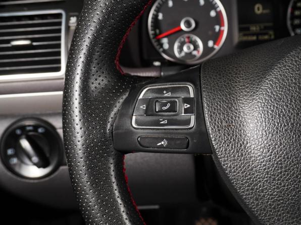 Volkswagen Touran I Рестайлинг 2 с пробегом 2011 года, цена 737 000 рублей, 231334 км, компактвэн, Автокод Объявления