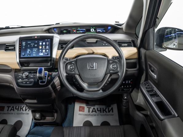 Honda Freed II с пробегом 2017 года, цена 1 210 500 рублей, 225667 км, компактвэн, Автокод Объявления