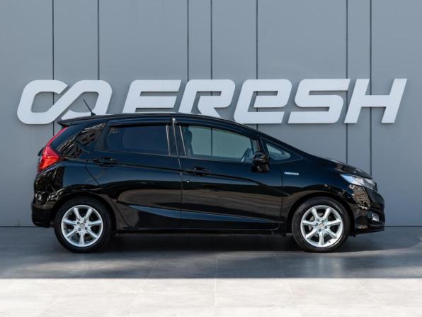 Honda Fit III Рестайлинг с пробегом 2017 года, цена 1 340 000 рублей, 102170 км, хэтчбек, Автокод Объявления