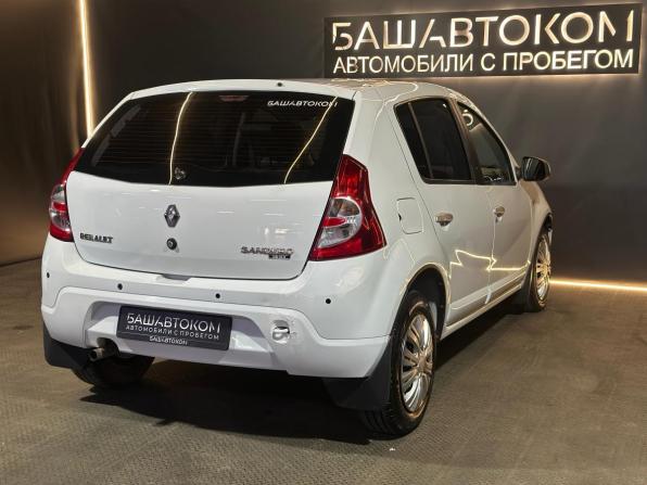 Renault Sandero I с пробегом 2013 года, цена 620 000 рублей, 111531 км, хэтчбек, Автокод Объявления