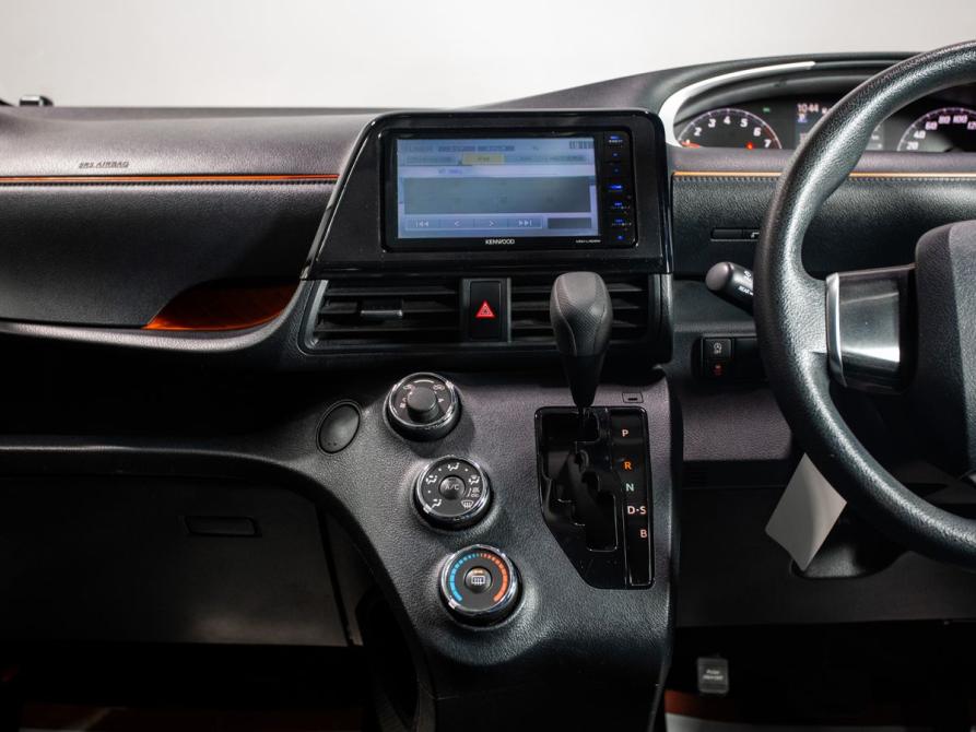 Toyota Sienta II Чита  - изображение 10