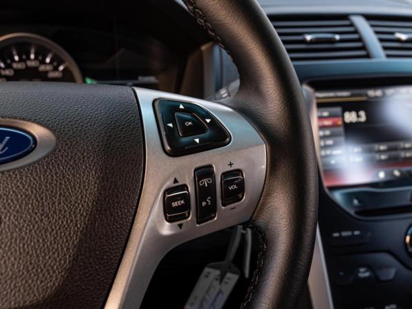 Ford Explorer V с пробегом 2013 года, цена 1 560 000 рублей, 306659 км, внедорожник, Автокод Объявления