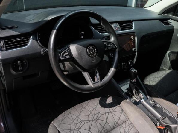 Skoda Octavia III (A7) Рестайлинг с пробегом 2019 года, цена 1 820 000 рублей, 128855 км, лифтбек, Автокод Объявления