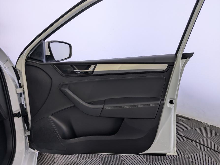 Skoda Rapid I Рестайлинг Москва  - изображение 24