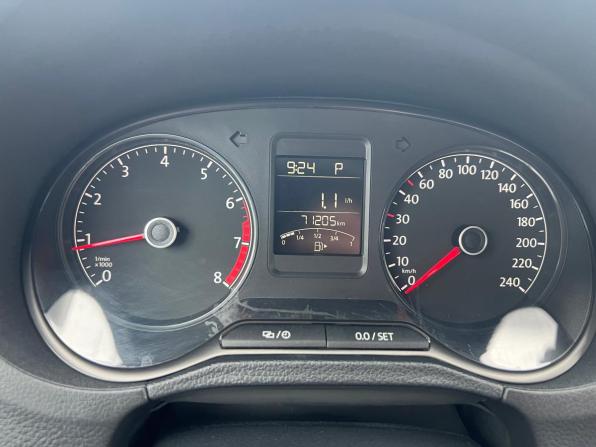 Volkswagen Polo V Рестайлинг с пробегом 2018 года, цена 1 395 000 рублей, 71204 км, седан, Автокод Объявления