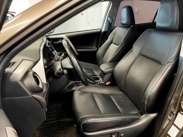 Toyota RAV4 IV (XA40) Рестайлинг с пробегом 2017 года, цена 2 761 500 рублей, 121877 км, внедорожник, Автокод Объявления