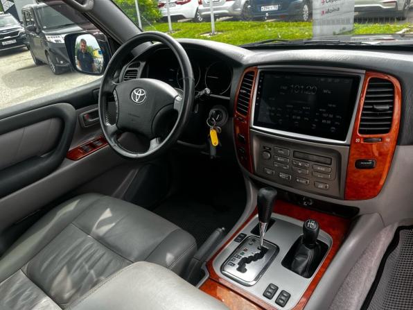 Toyota Land Cruiser 100 Series Рестайлинг 2 с пробегом 2006 года, цена 1 800 000 рублей, 510000 км, внедорожник, Автокод Объявления